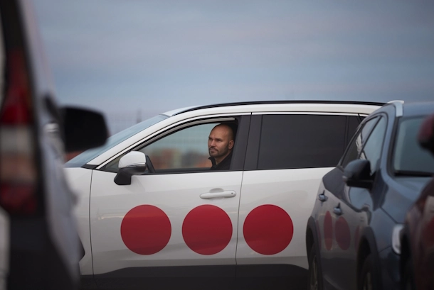 Protectas Auto auf der Straße